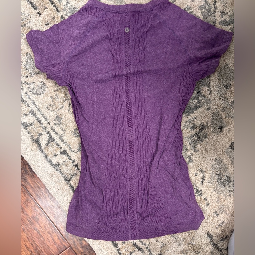 Lululemon workout tee